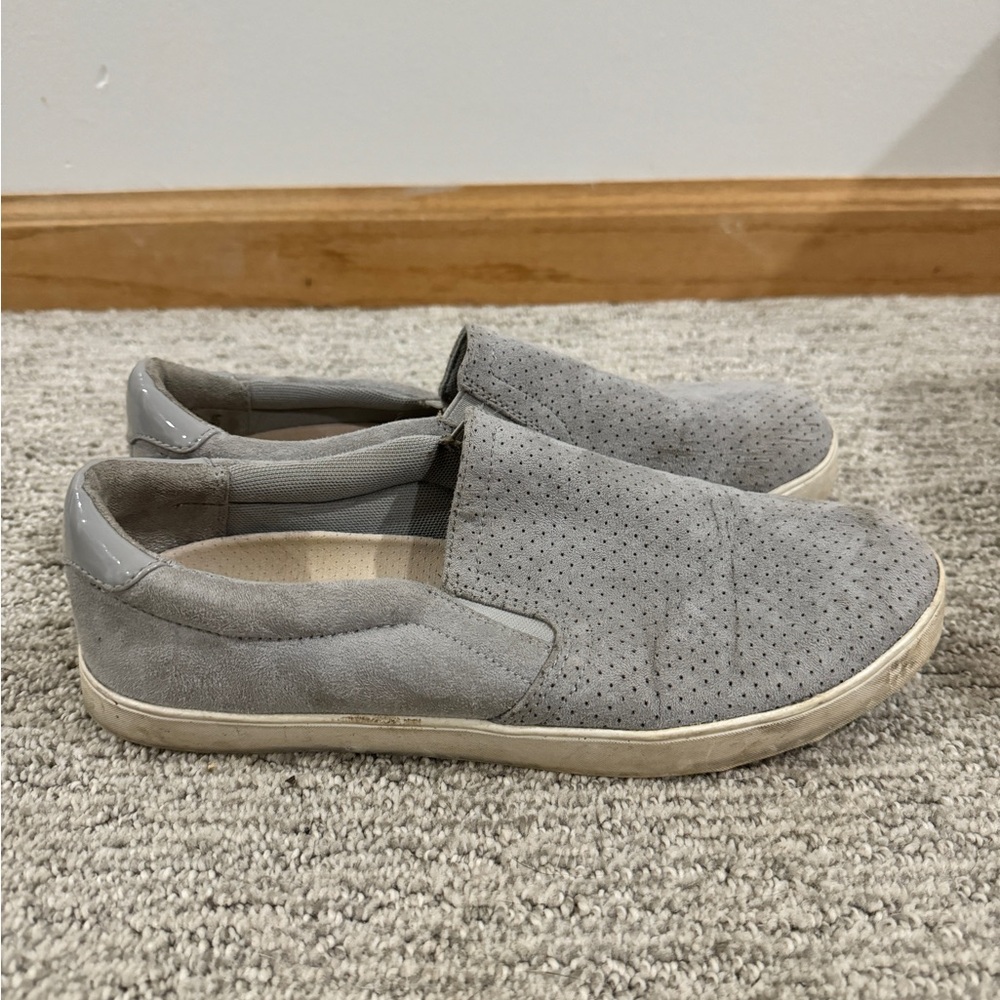 Women’s Dr. Scholl’s slip on gray shoes. Size 8.5